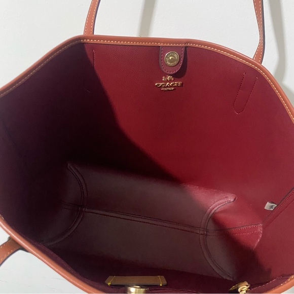 Coach x Peanuts City Collaboration Snoopy Tote Bag - Picture 8 of 10